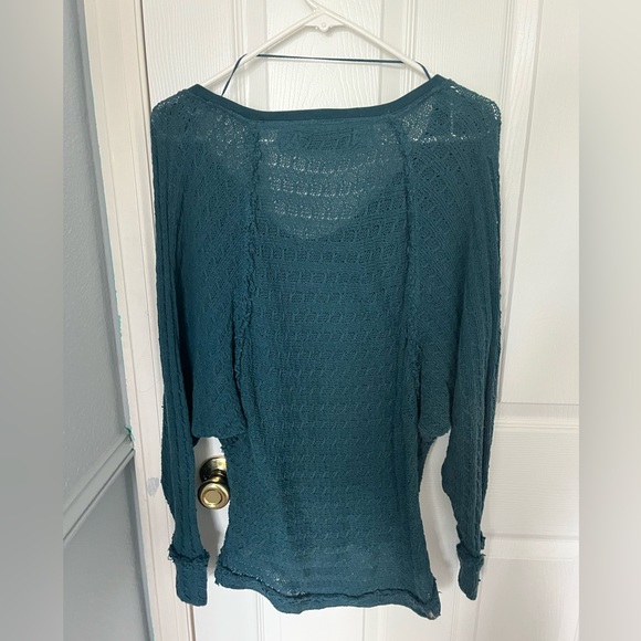 Free people Oversized Sweater a little sheer so cute, we the free - Picture 2 of 3